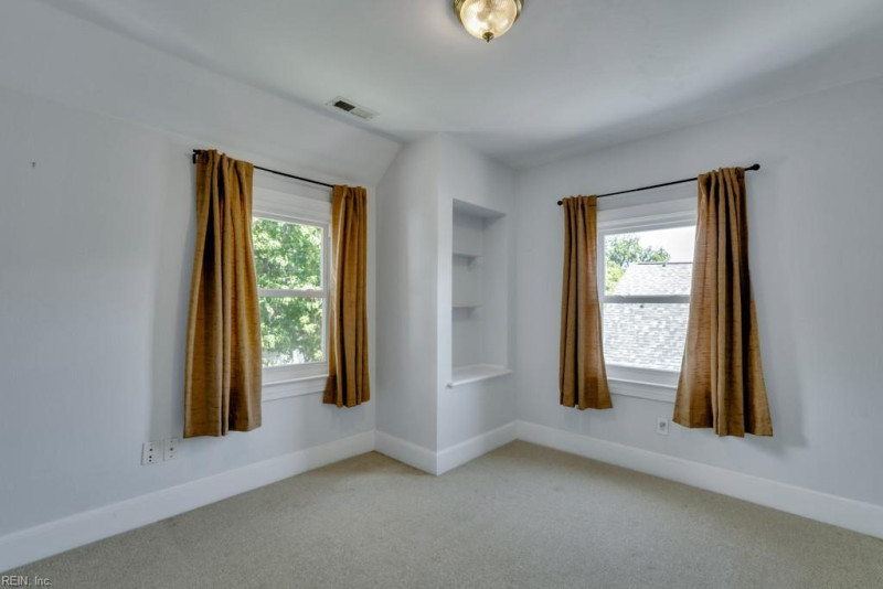 Photo 21 of 35 residential for sale in Hampton virginia