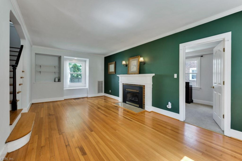 Photo 3 of 35 residential for sale in Hampton virginia