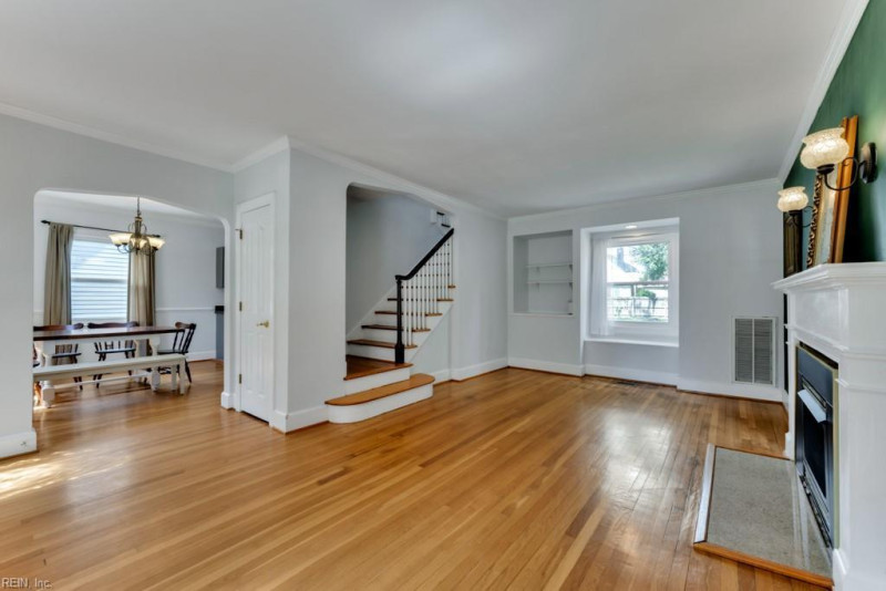 Photo 5 of 35 residential for sale in Hampton virginia