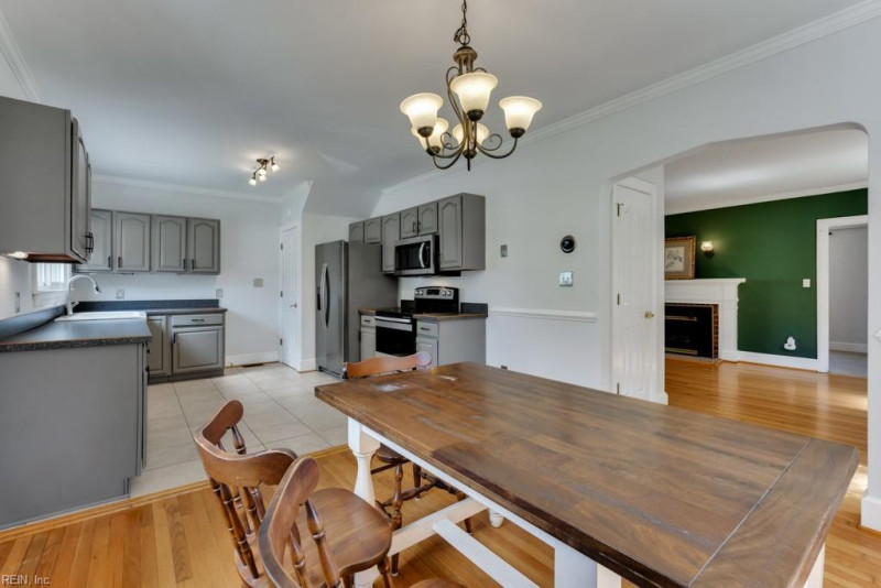 Photo 7 of 35 residential for sale in Hampton virginia