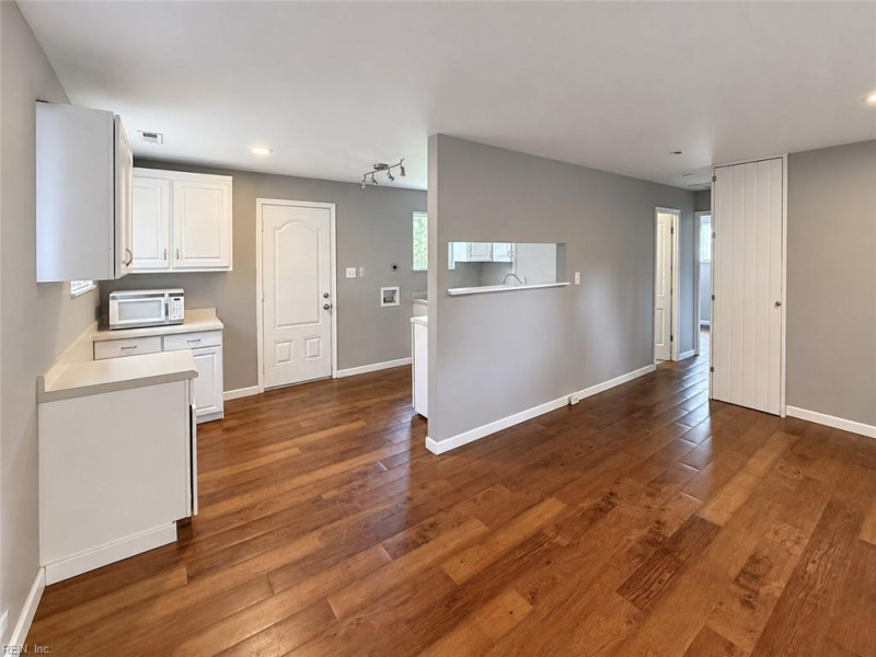 Photo 3 of 7 residential for sale in Portsmouth virginia