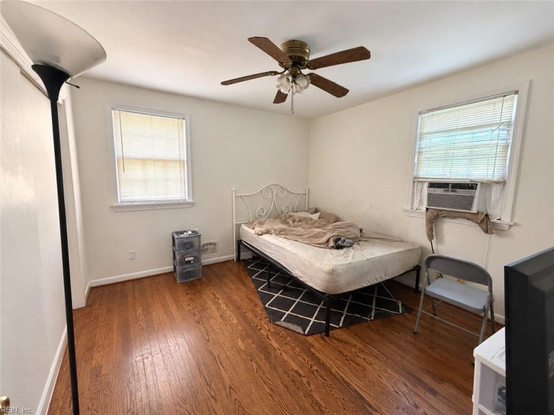Photo 4 of 8 residential for sale in Portsmouth virginia