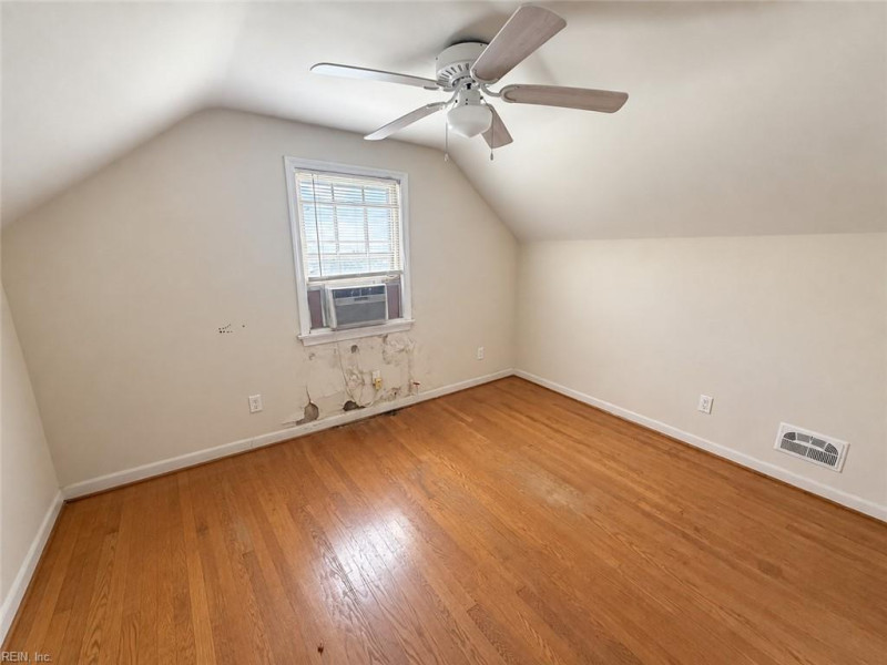 Photo 5 of 8 residential for sale in Portsmouth virginia