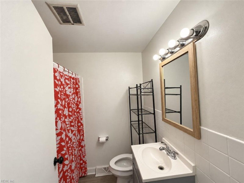 Photo 7 of 8 residential for sale in Norfolk virginia