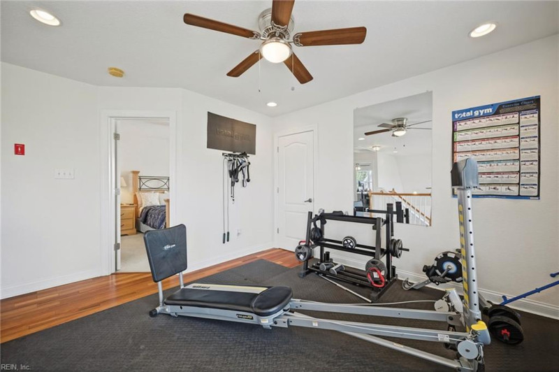 Photo 16 of 41 residential for sale in Virginia Beach virginia