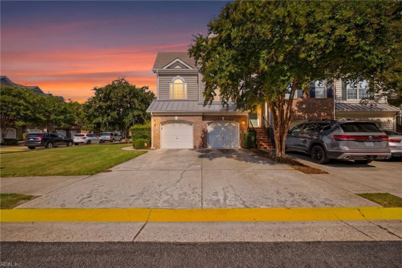 Photo 2 of 41 residential for sale in Virginia Beach virginia