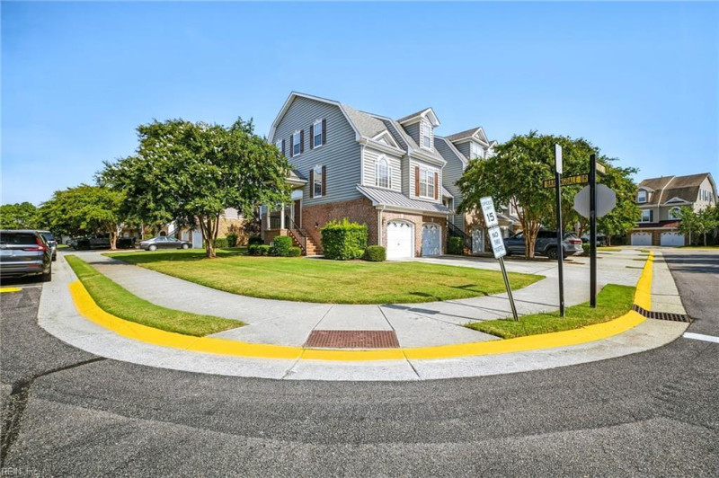 Photo 3 of 41 residential for sale in Virginia Beach virginia