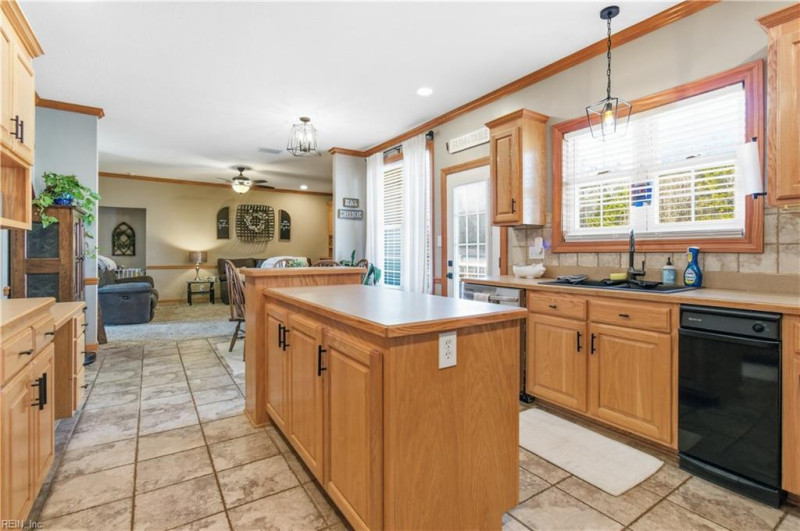 Photo 13 of 50 residential for sale in Southampton County virginia