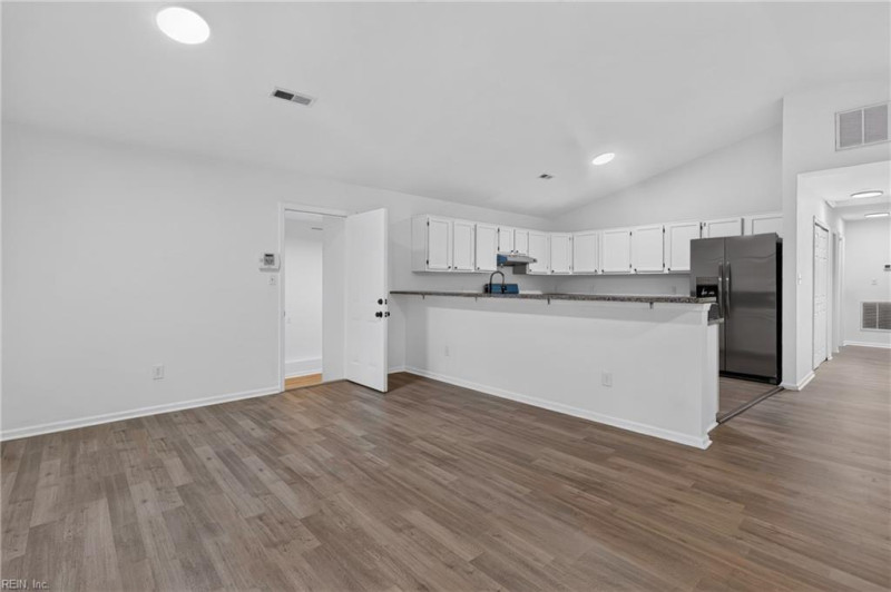 Photo 18 of 50 residential for sale in Chesapeake virginia