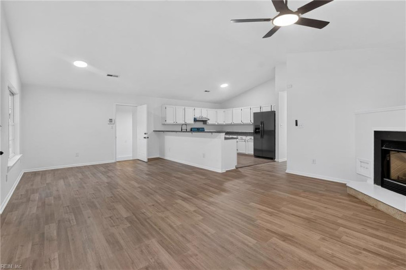 Photo 19 of 50 residential for sale in Chesapeake virginia
