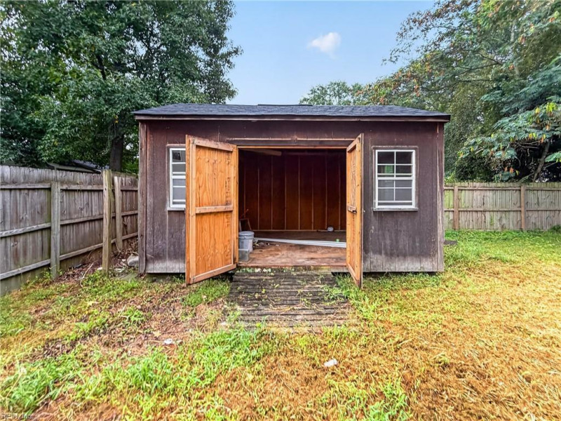 Photo 48 of 50 residential for sale in Chesapeake virginia