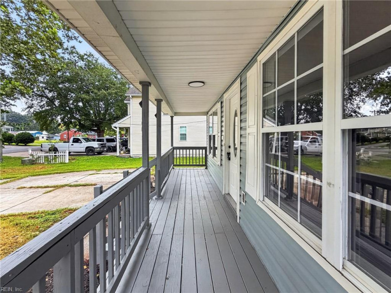 Photo 5 of 50 residential for sale in Chesapeake virginia