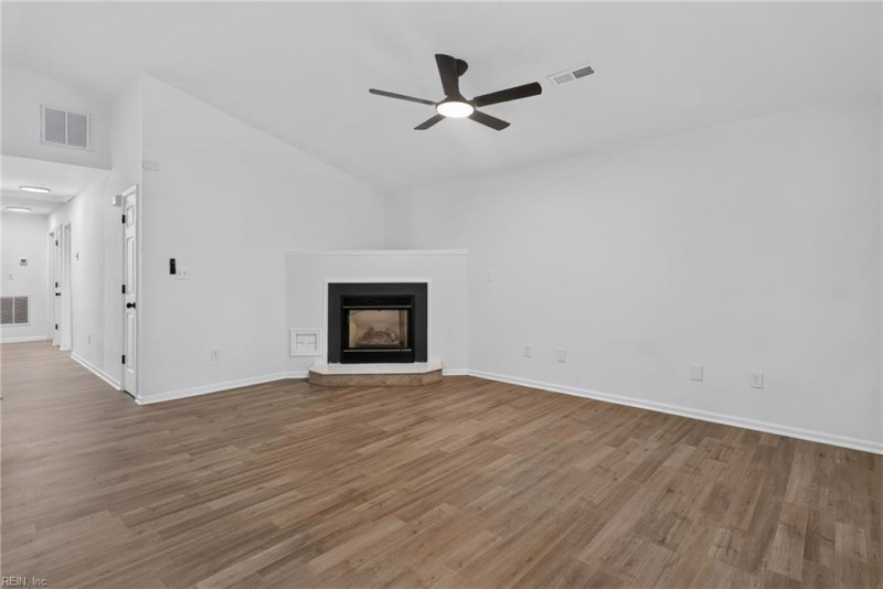 Photo 7 of 50 residential for sale in Chesapeake virginia