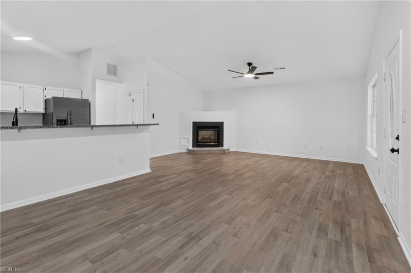 Photo 8 of 50 residential for sale in Chesapeake virginia