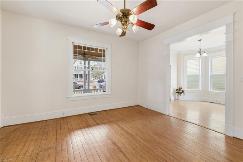 Photo 11 of 37 residential for sale in Franklin virginia