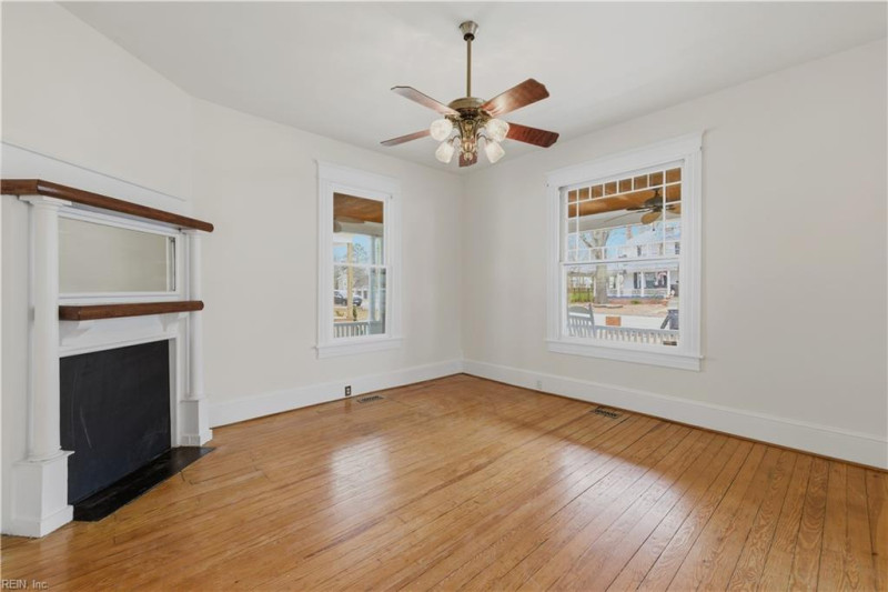 Photo 9 of 37 residential for sale in Franklin virginia