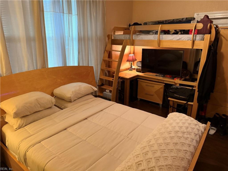 Photo 11 of 27 residential for sale in Norfolk virginia