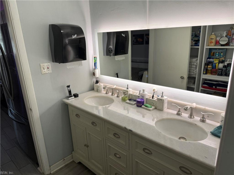 Photo 16 of 27 residential for sale in Norfolk virginia