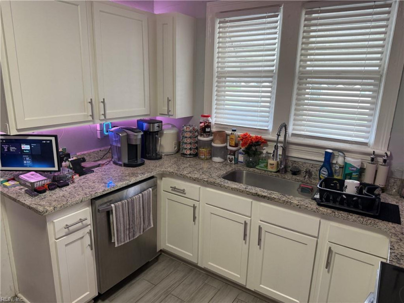 Photo 19 of 27 residential for sale in Norfolk virginia