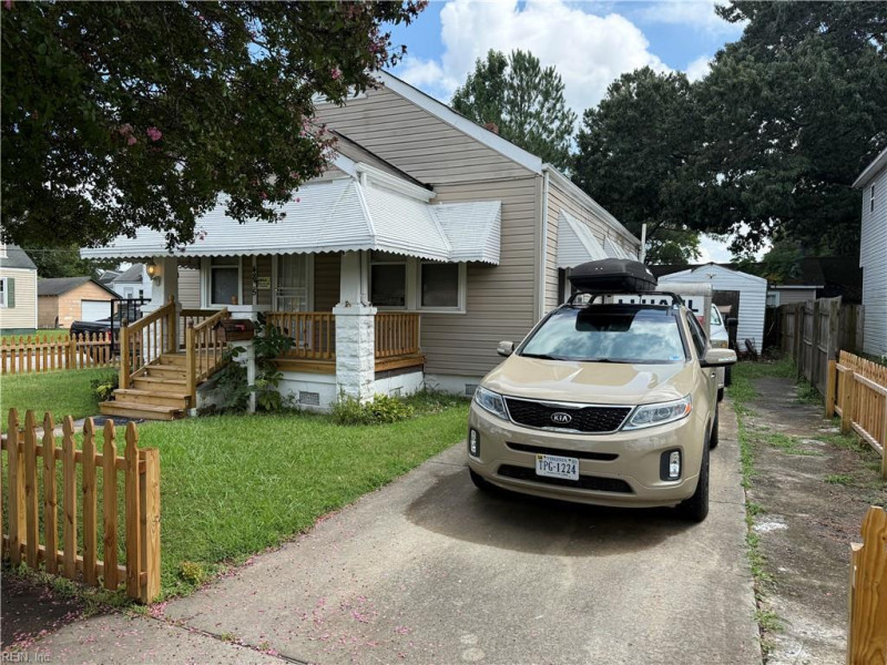 Photo 4 of 27 residential for sale in Norfolk virginia