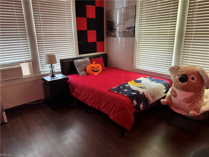 Photo 6 of 27 residential for sale in Norfolk virginia