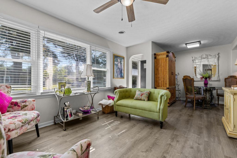 Photo 9 of 29 residential for sale in Suffolk virginia