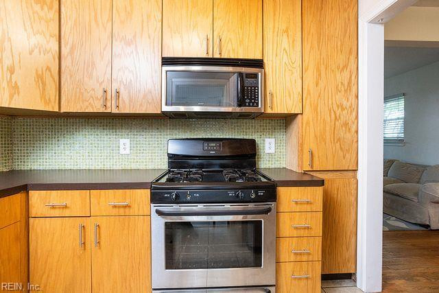 Photo 9 of 31 residential for sale in Norfolk virginia