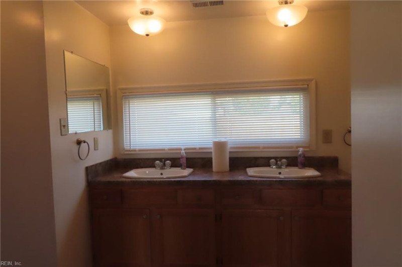 Photo 17 of 50 residential for sale in Virginia Beach virginia