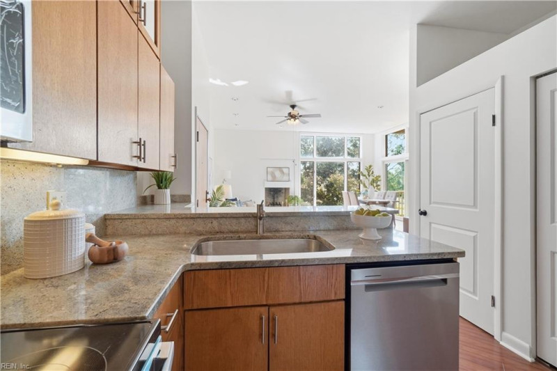 Photo 13 of 50 residential for sale in Norfolk virginia