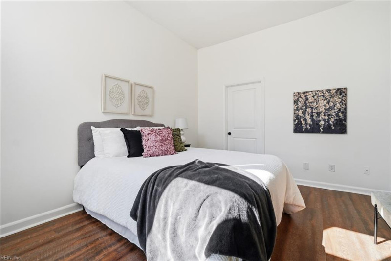 Photo 17 of 50 residential for sale in Norfolk virginia