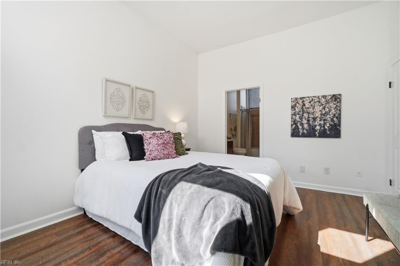 Photo 20 of 50 residential for sale in Norfolk virginia