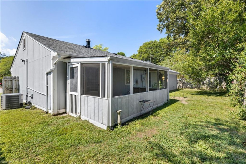 Photo 17 of 25 residential for sale in Virginia Beach virginia