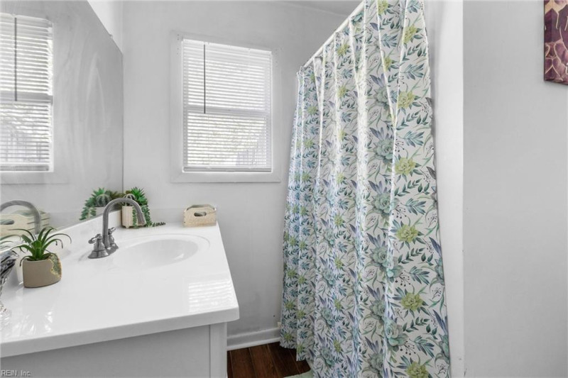Photo 19 of 25 residential for sale in Virginia Beach virginia