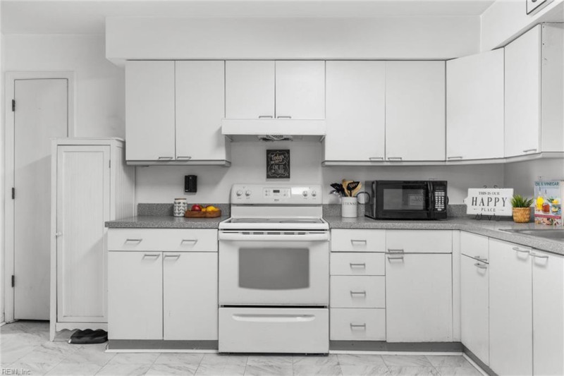 Photo 7 of 25 residential for sale in Virginia Beach virginia