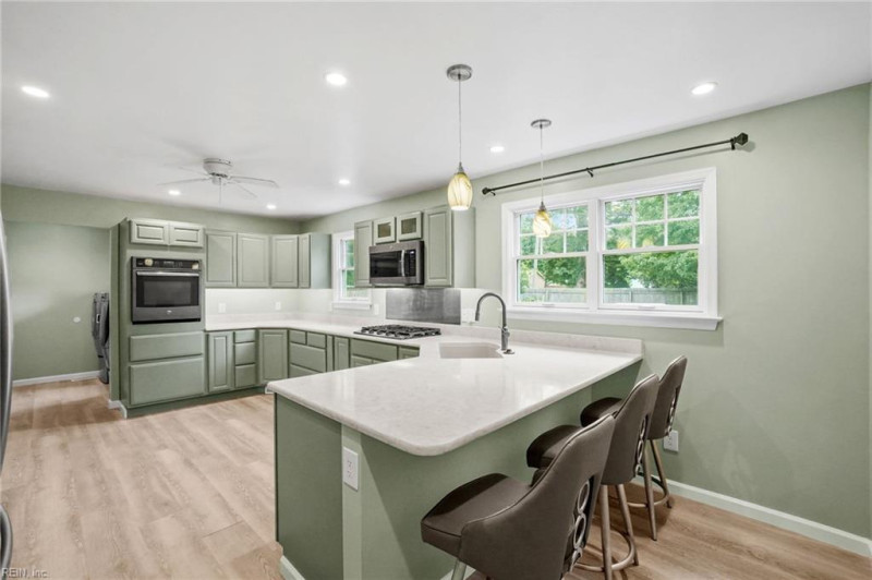 Photo 7 of 26 residential for sale in Virginia Beach virginia
