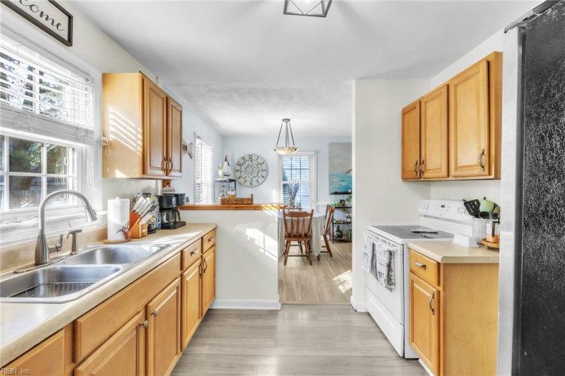 Photo 12 of 35 residential for sale in Portsmouth virginia