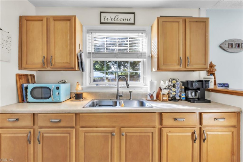 Photo 13 of 35 residential for sale in Portsmouth virginia