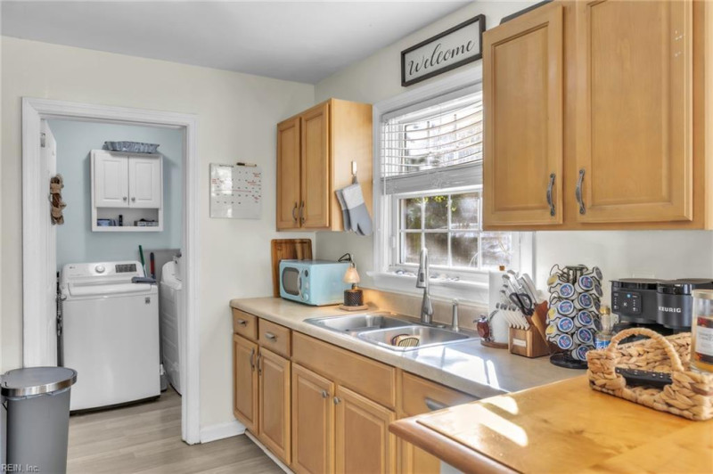 Photo 15 of 35 residential for sale in Portsmouth virginia
