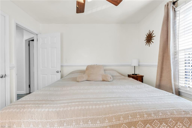 Photo 23 of 35 residential for sale in Portsmouth virginia
