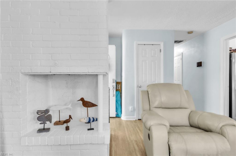Photo 3 of 35 residential for sale in Portsmouth virginia