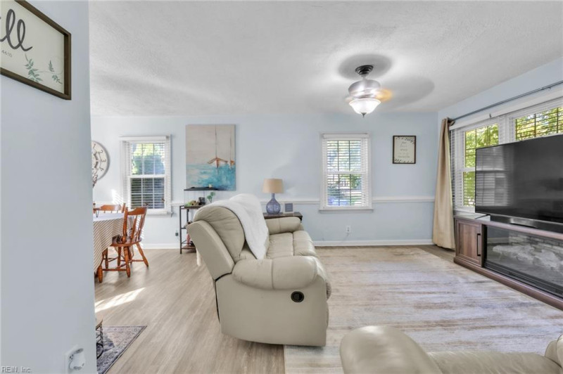 Photo 4 of 35 residential for sale in Portsmouth virginia