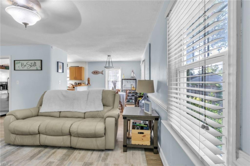Photo 5 of 35 residential for sale in Portsmouth virginia