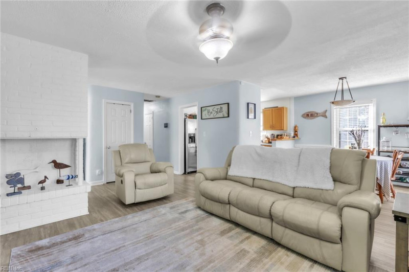 Photo 6 of 35 residential for sale in Portsmouth virginia