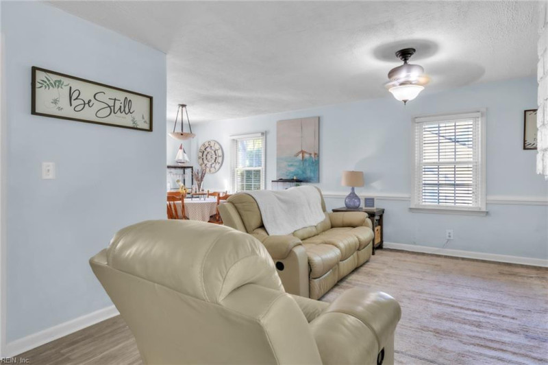 Photo 7 of 35 residential for sale in Portsmouth virginia