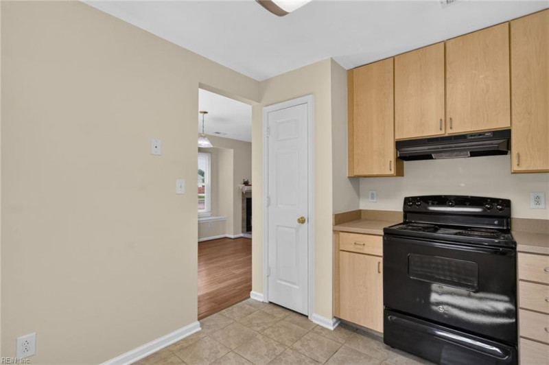 Photo 12 of 28 residential for sale in Newport News virginia