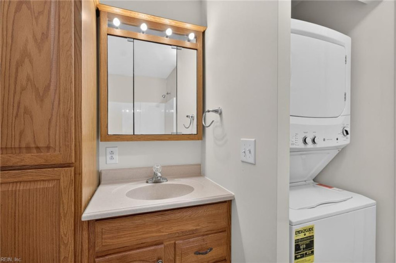 Photo 17 of 28 residential for sale in Newport News virginia