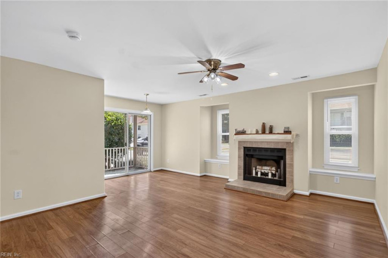 Photo 5 of 28 residential for sale in Newport News virginia