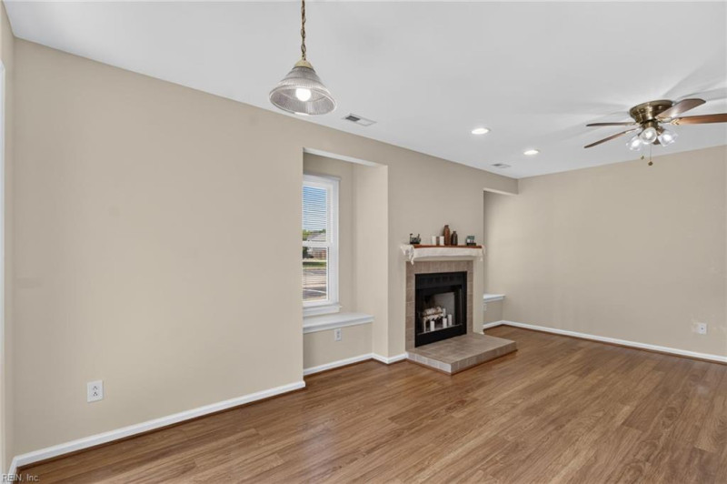 Photo 9 of 28 residential for sale in Newport News virginia