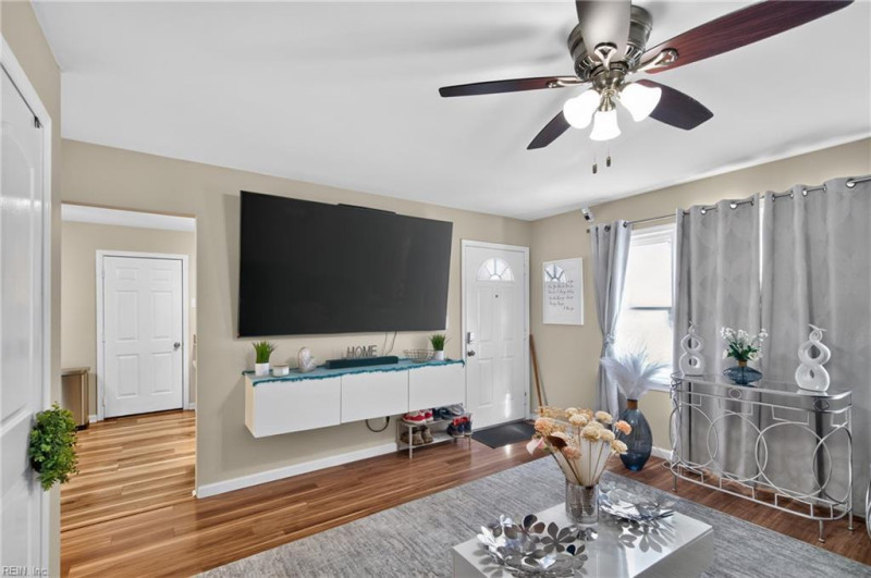 Photo 3 of 21 residential for sale in Hampton virginia