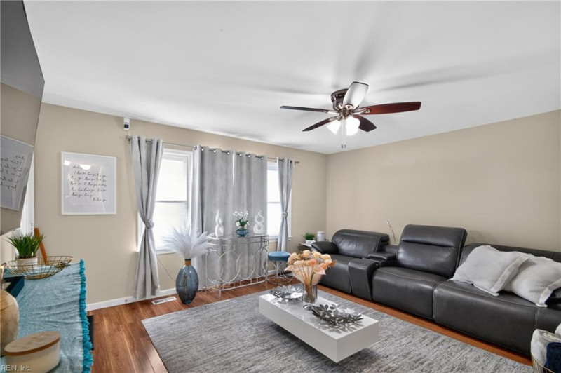 Photo 4 of 21 residential for sale in Hampton virginia